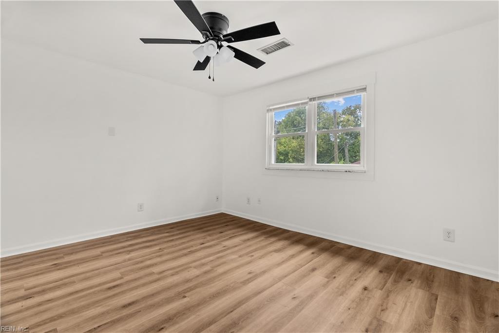 9554 Lakeside Dr Property Photo 18