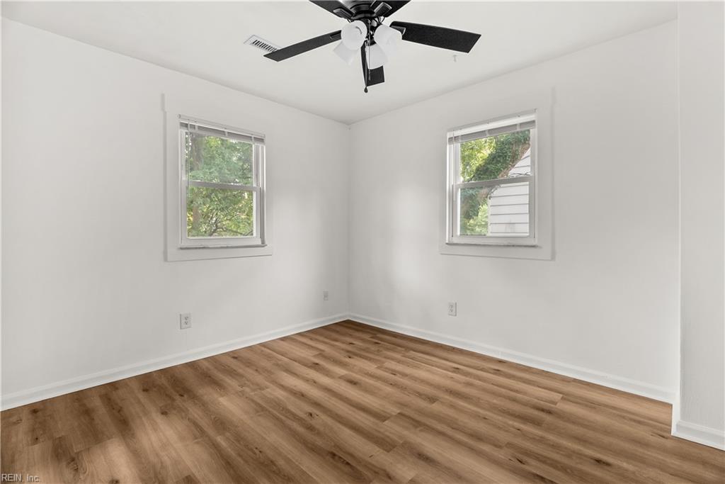 9554 Lakeside Dr Property Photo 21