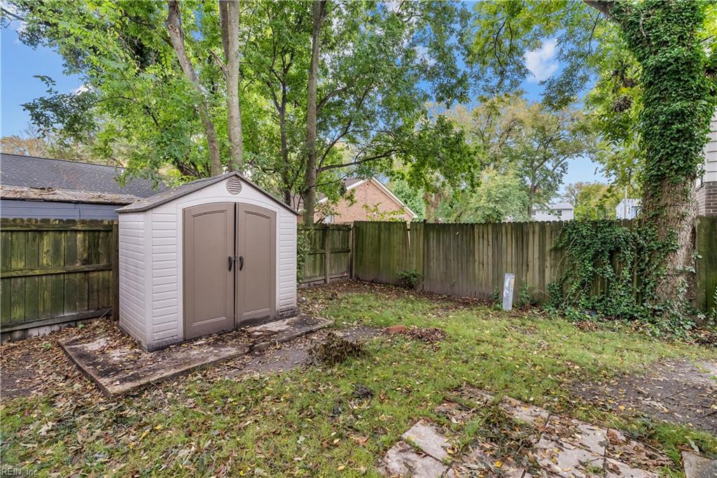 9554 Lakeside Dr Property Photo 22