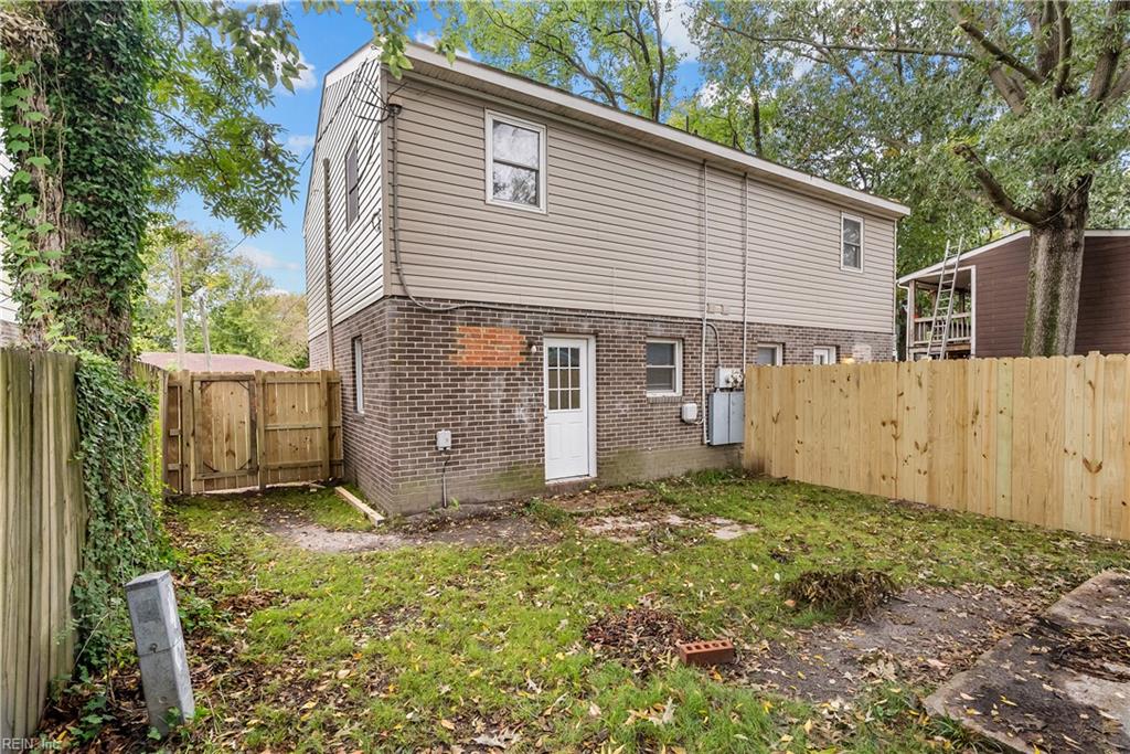9554 Lakeside Dr Property Photo 24