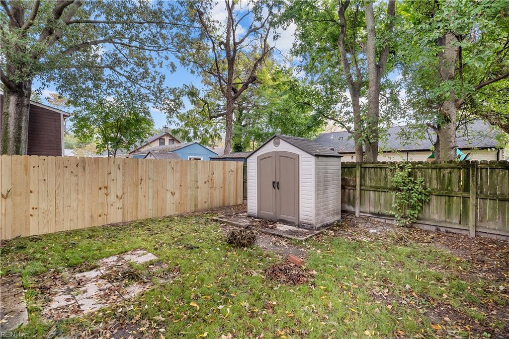 9554 Lakeside Dr Property Photo 25
