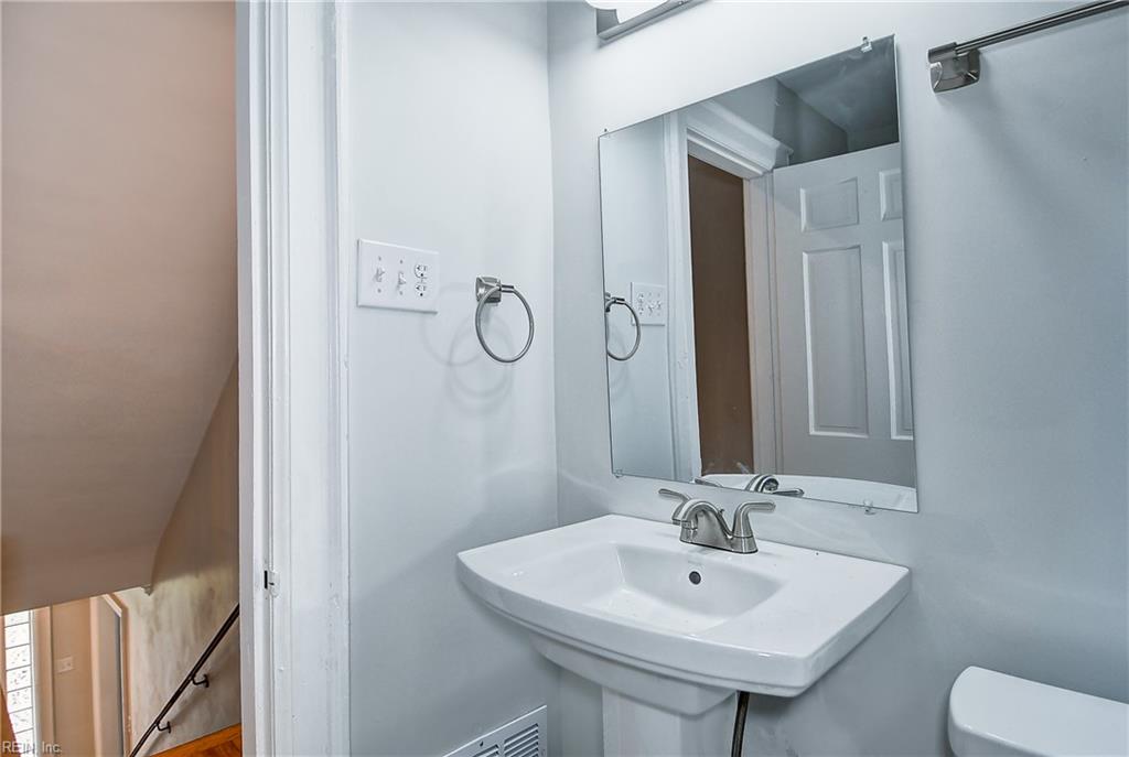412 West Rd Property Photo 36