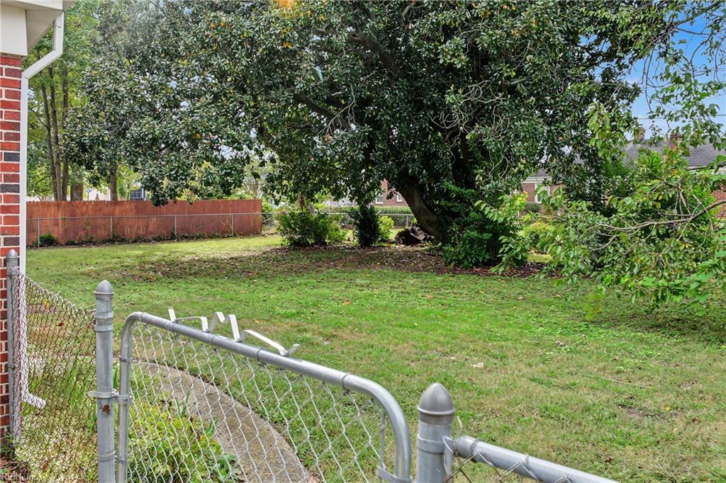 412 West Rd Property Photo 43