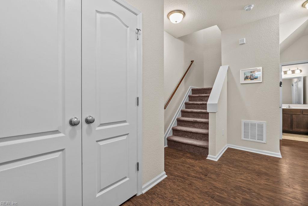 5028 Spinel St Property Photo 2