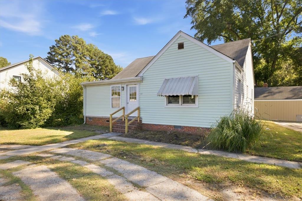 1329 George Washington Hwy N Property Photo 1