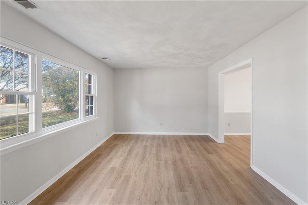 5125 Andover Ct Property Photo 3