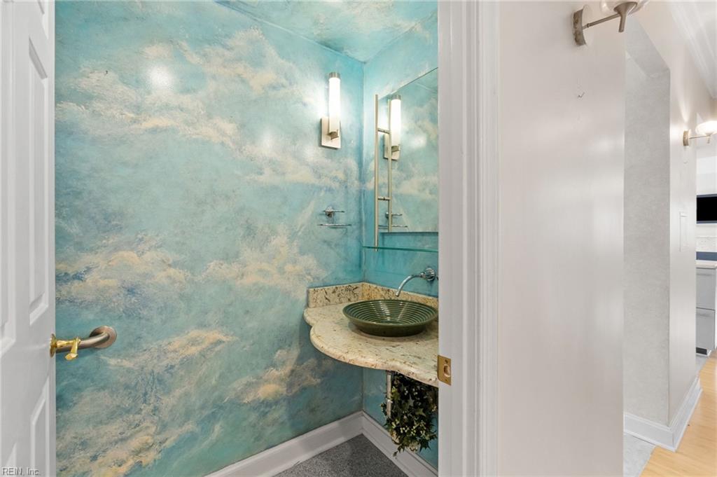 3556 Shore Dr Property Photo 8