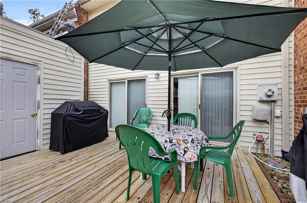 5027 Clairmont Court Property Photo 7