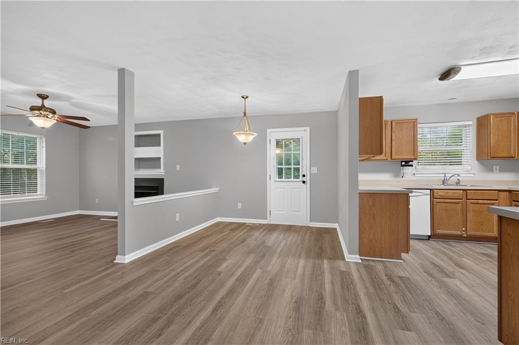 2716 Thomas St Property Photo 5