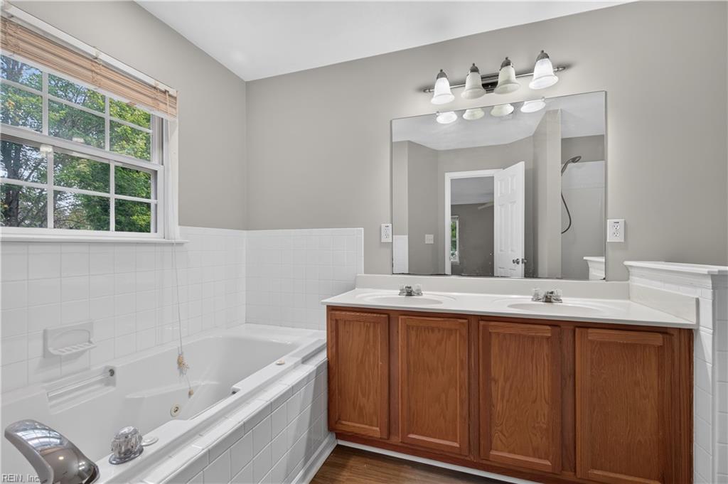 2716 Thomas St Property Photo 10