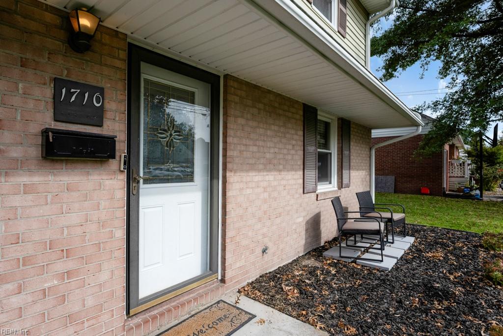 1710 Kingsway Rd Property Photo 2