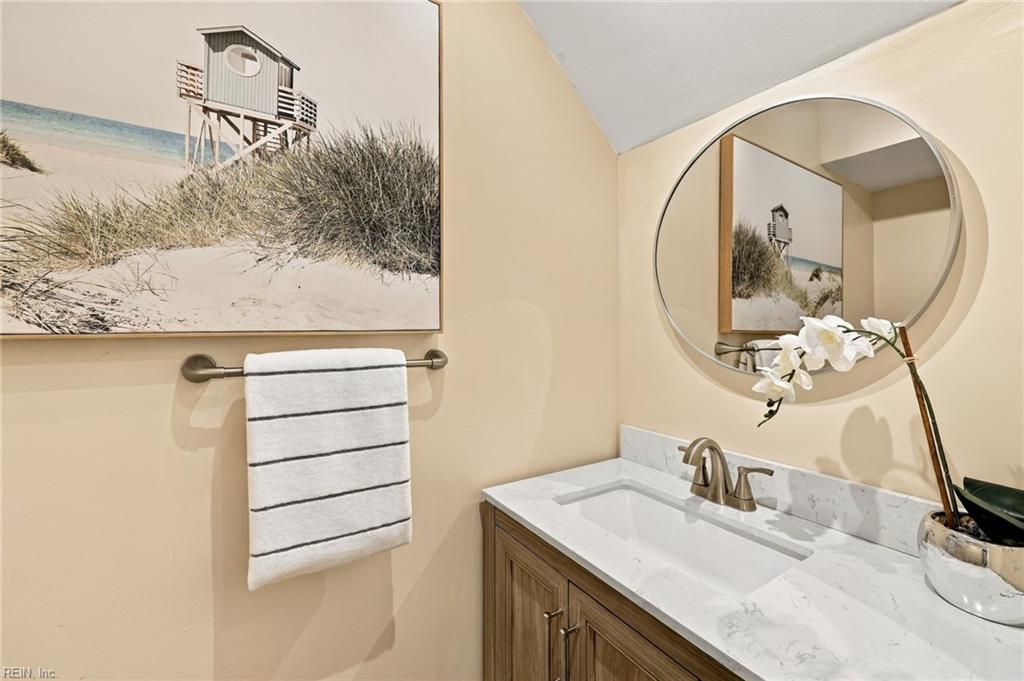 1060 Windjammer Dr Property Photo 36
