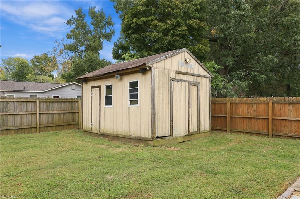 1060 Windjammer Dr Property Photo 38