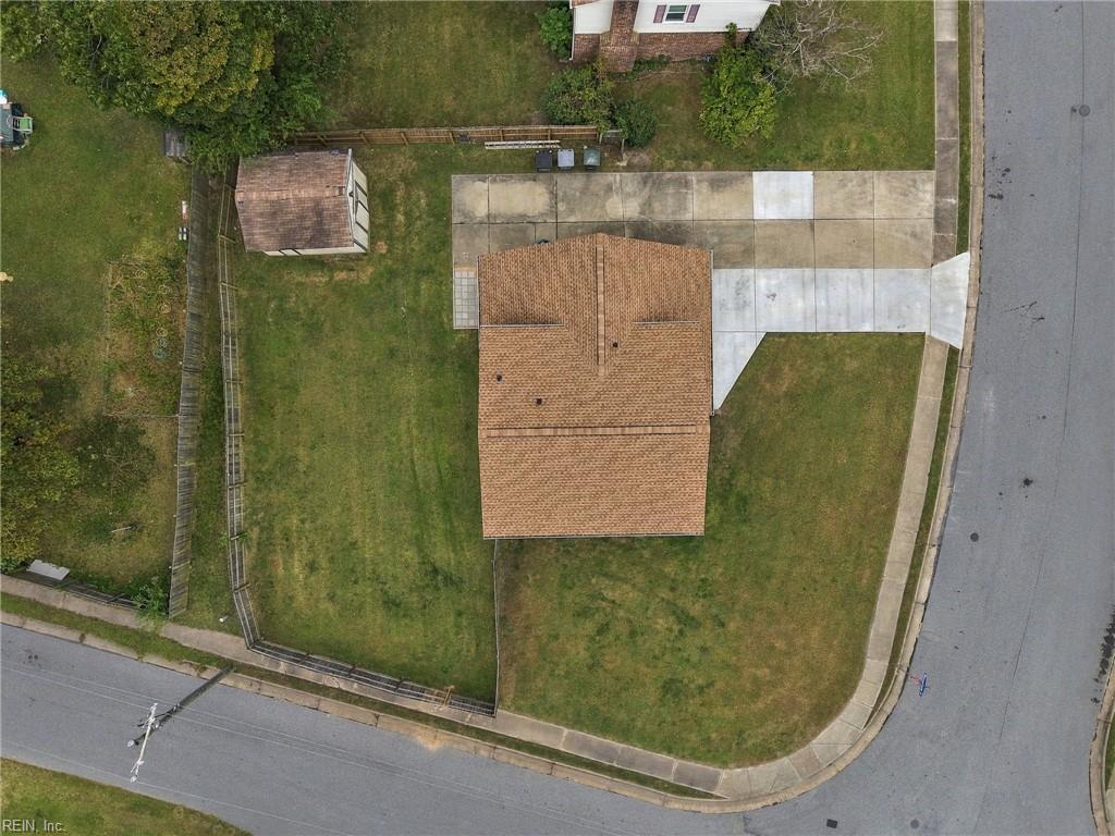 1060 Windjammer Dr Property Photo 47