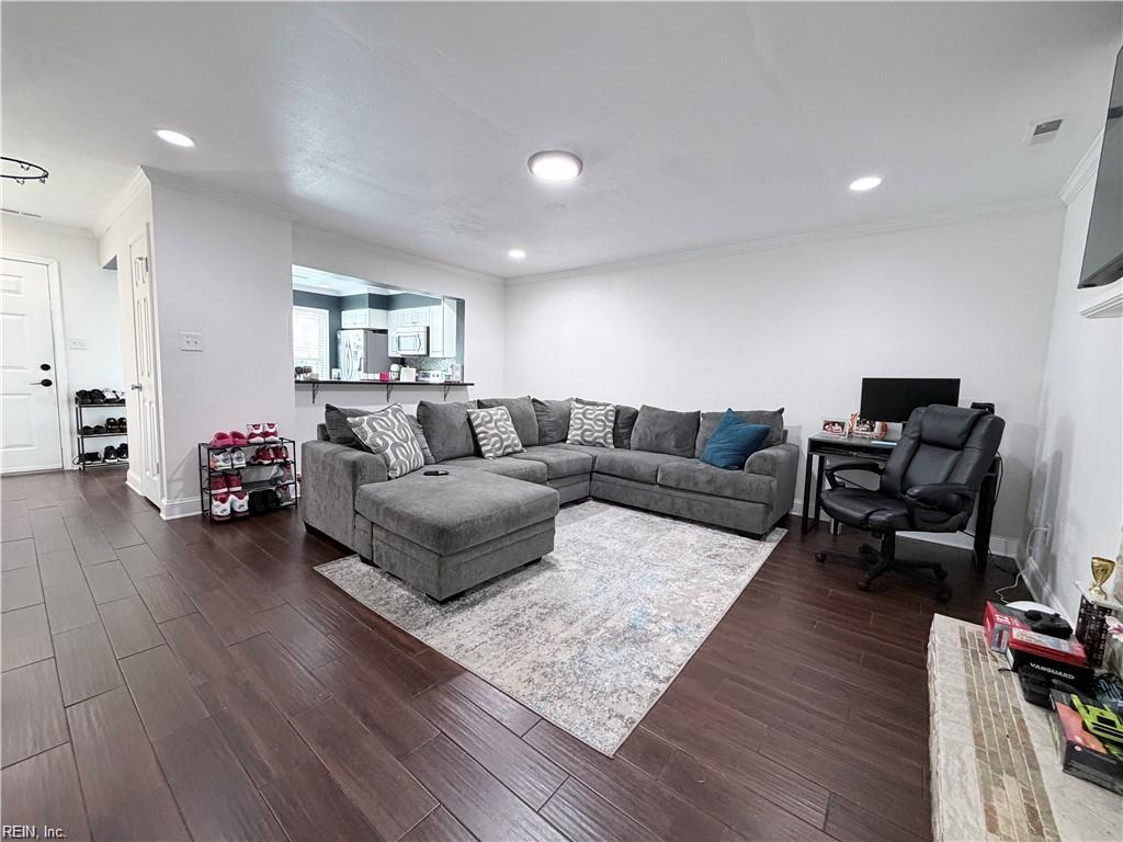 1528 Jameson Dr Property Photo 3
