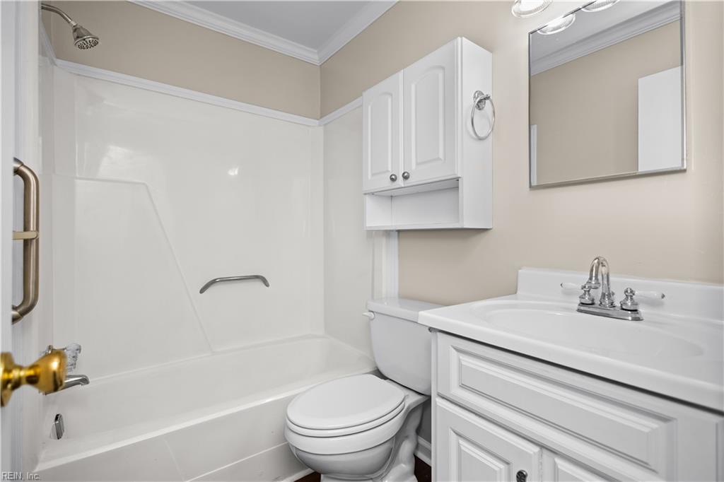 821 Gene Cres Property Photo 14