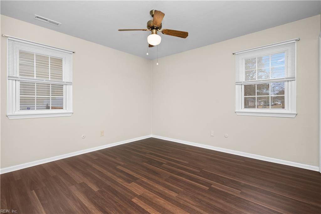 821 Gene Cres Property Photo 15