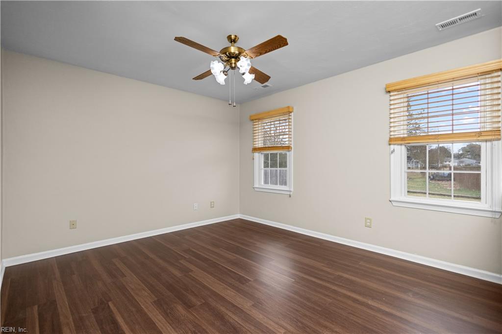 821 Gene Cres Property Photo 22
