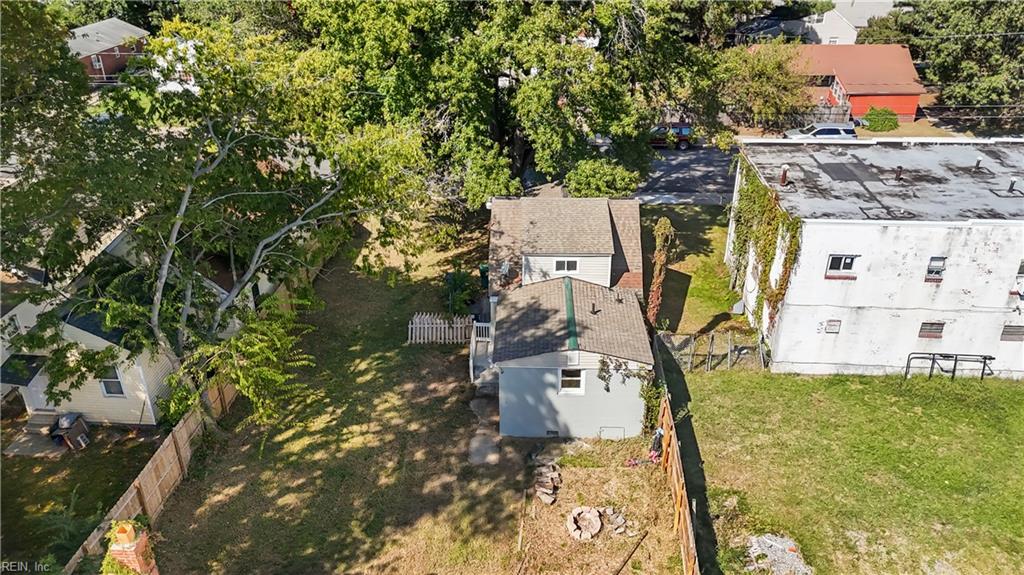 656 43rd St Property Photo 24