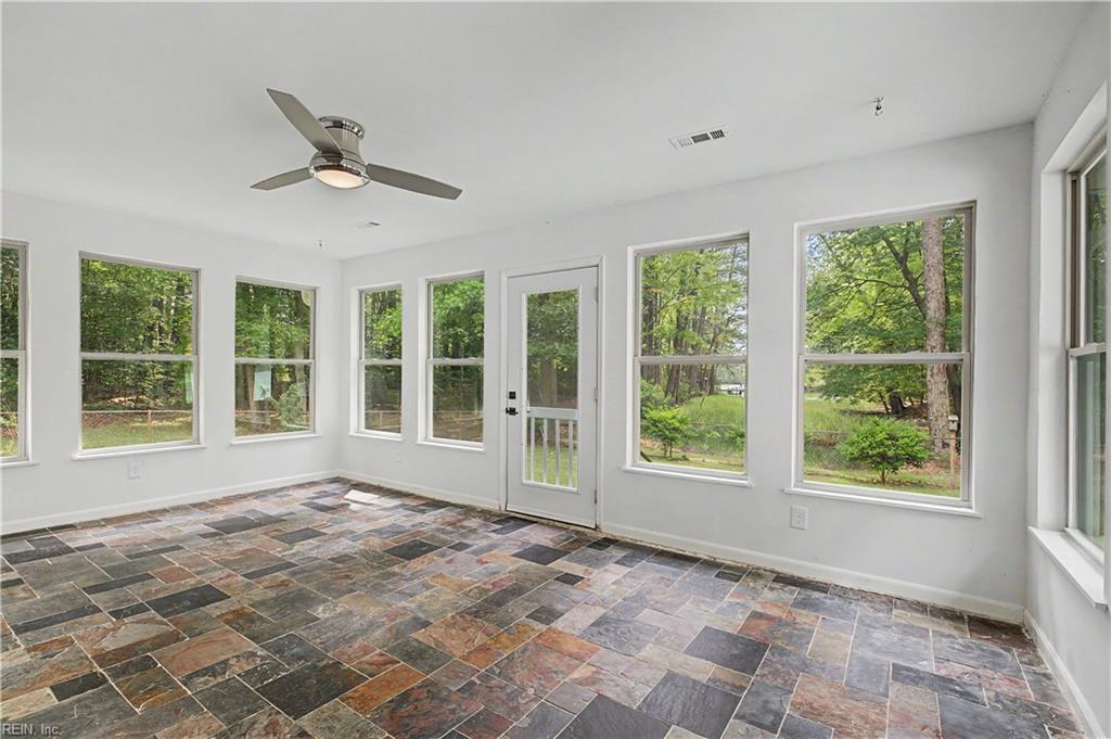 764 Lovers Ln Property Photo 10