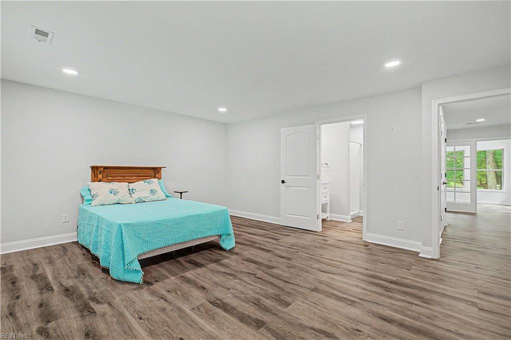 764 Lovers Ln Property Photo 13