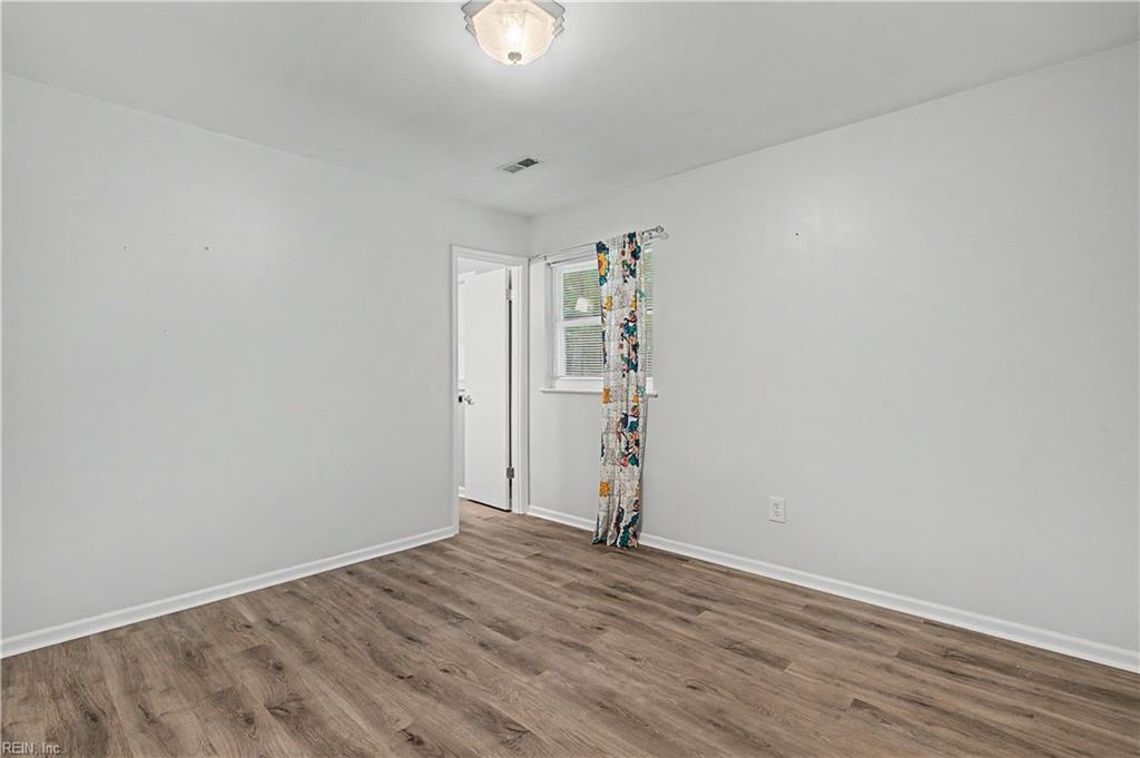 764 Lovers Ln Property Photo 20
