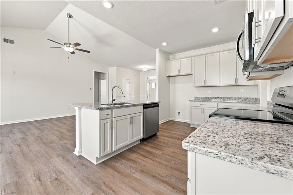 2207 Hampton Roads Pw Property Photo 13