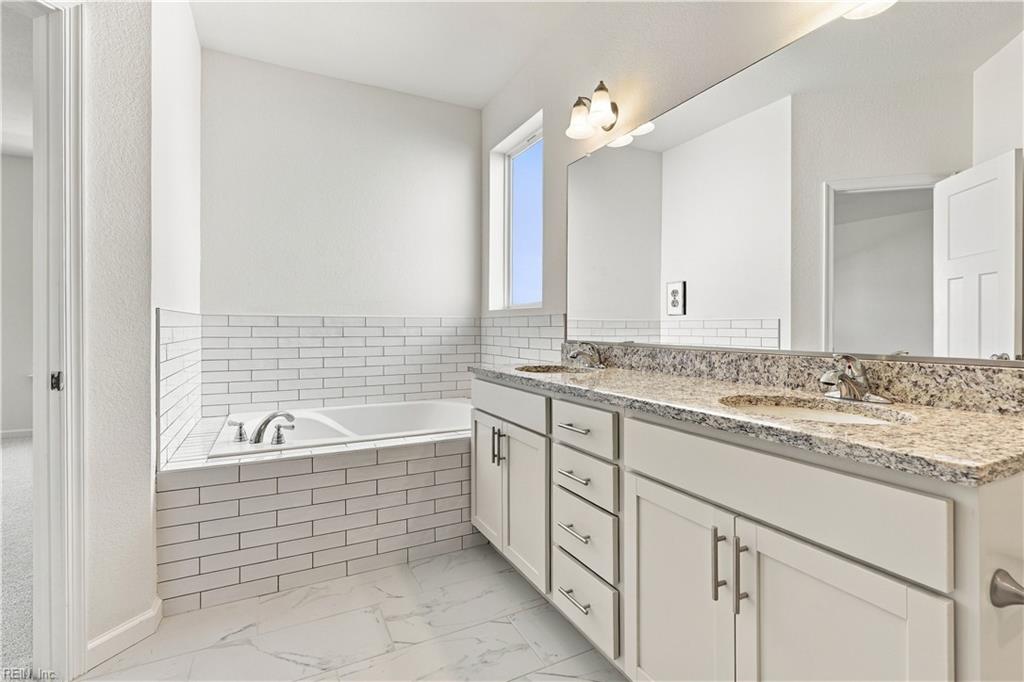 2207 Hampton Roads Pw Property Photo 29