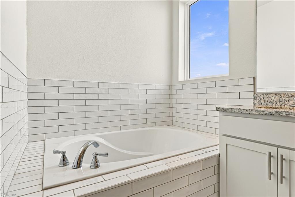 2207 Hampton Roads Pw Property Photo 30