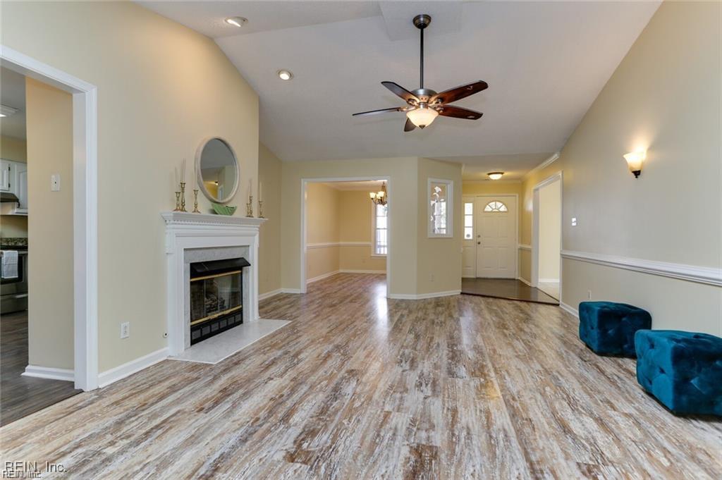 450 Supplejack Ct Property Photo 3