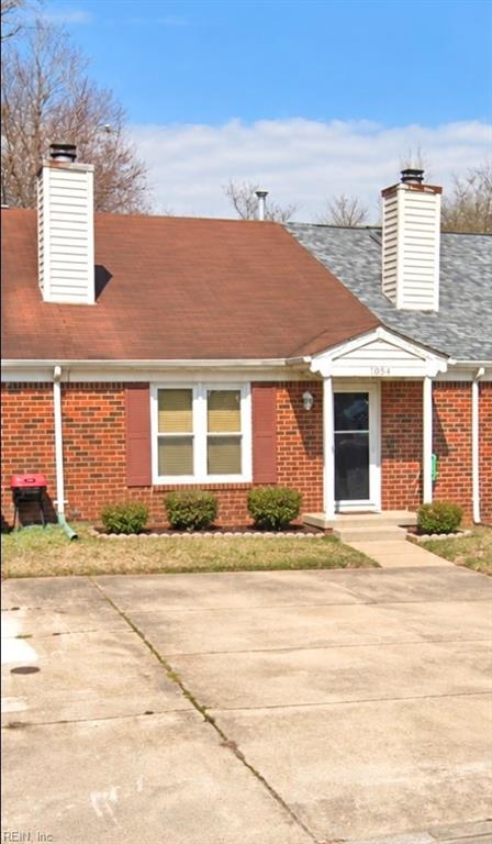 1054 Wickford Ct Property Photo 1
