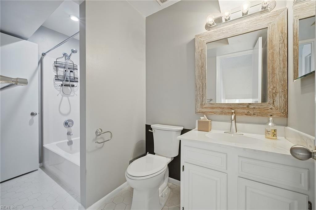 407 33rd St Property Photo 16