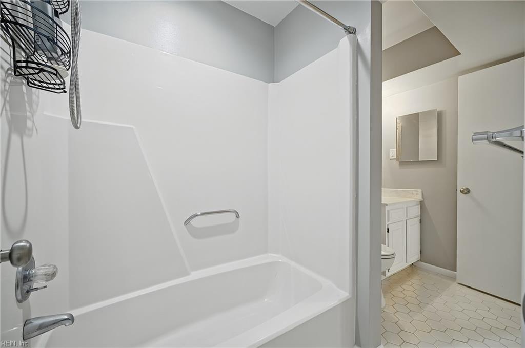 407 33rd St Property Photo 18