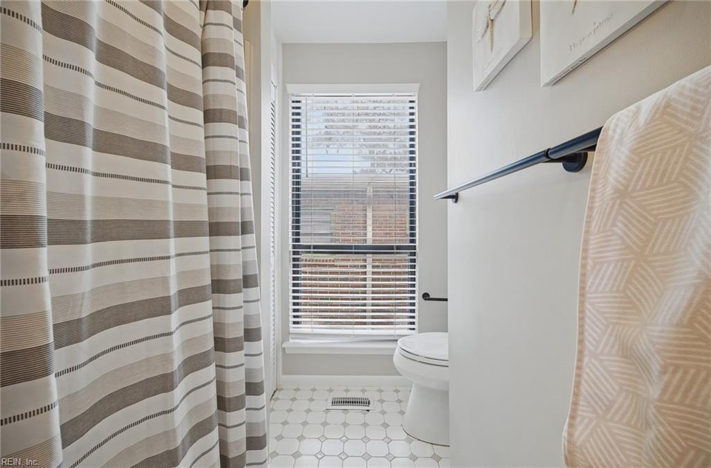 407 33rd St Property Photo 18