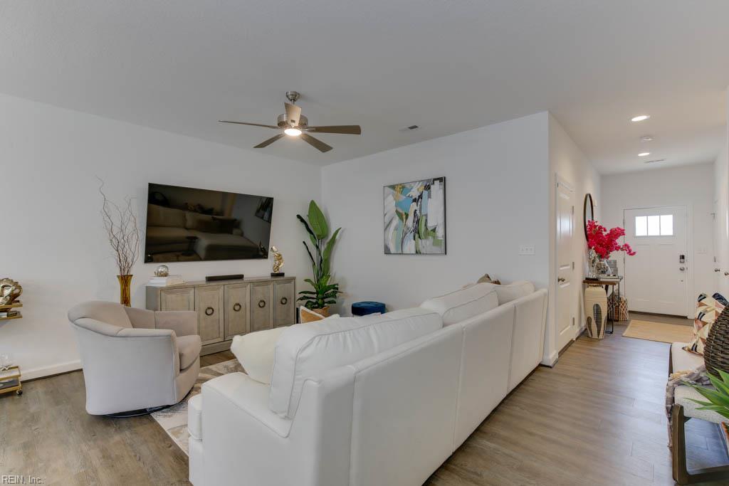 2416 Fieldsway Dr Property Photo 4