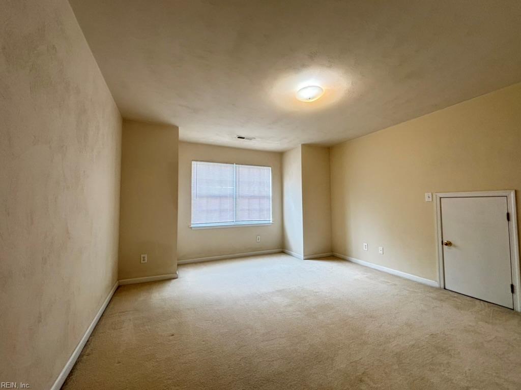 712 Commons Way Property Photo 20