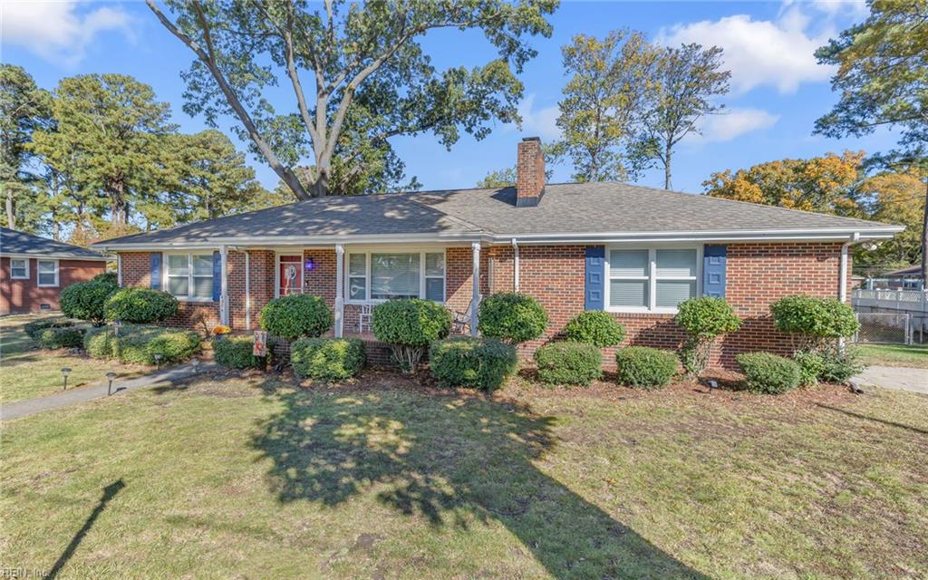 4904 Briarwood Ln Property Photo 3