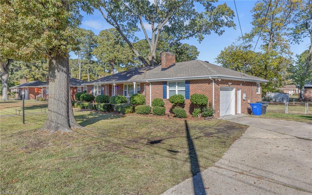 4904 Briarwood Ln Property Photo 4