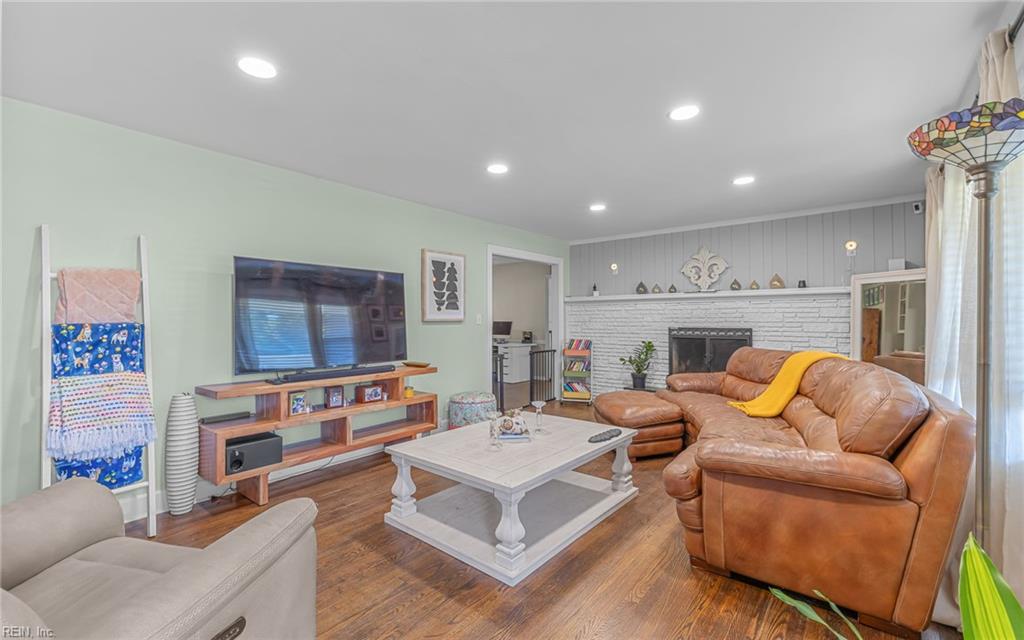 4904 Briarwood Ln Property Photo 8