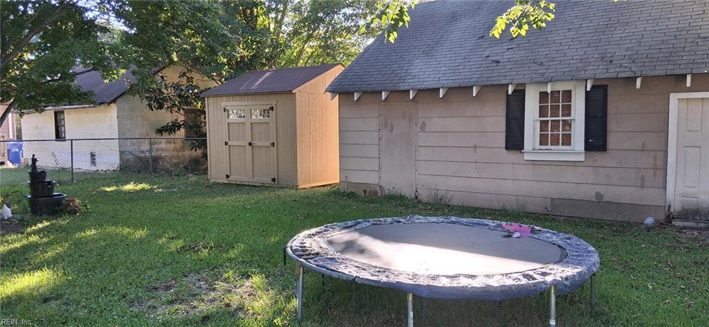 110 Maxwell Ave Property Photo 6