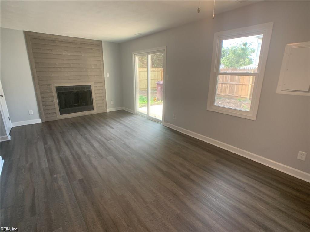 3261 Yellow Pine Cres Property Photo 4