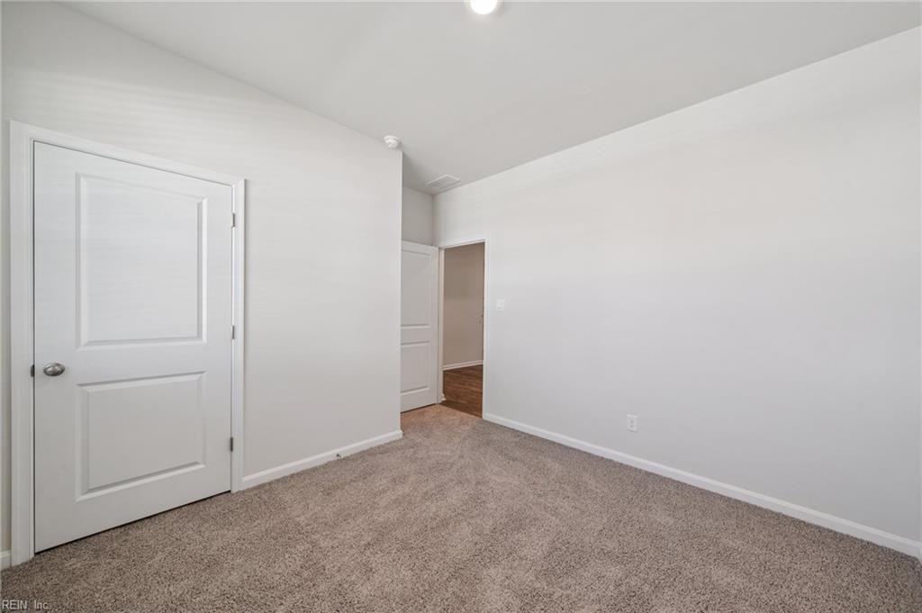 215 Michigan Ave Property Photo 15