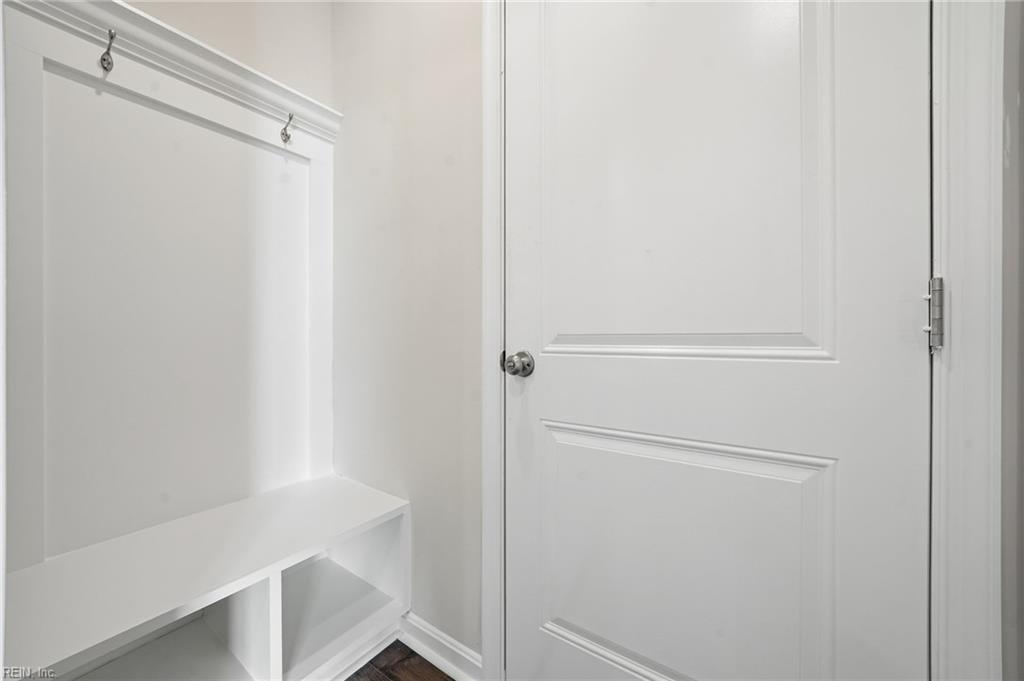 1003 Eastport Pl Property Photo 13