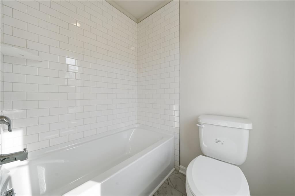 1003 Eastport Pl Property Photo 30