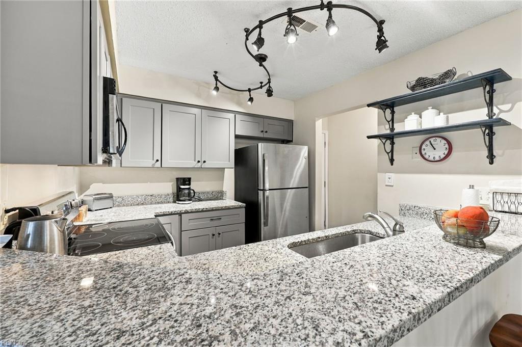 1013 Villas Ct Property Photo 6