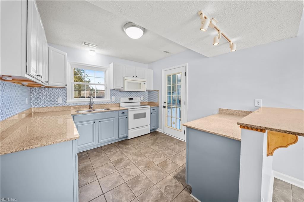 1 Ewell Ct Property Photo 2