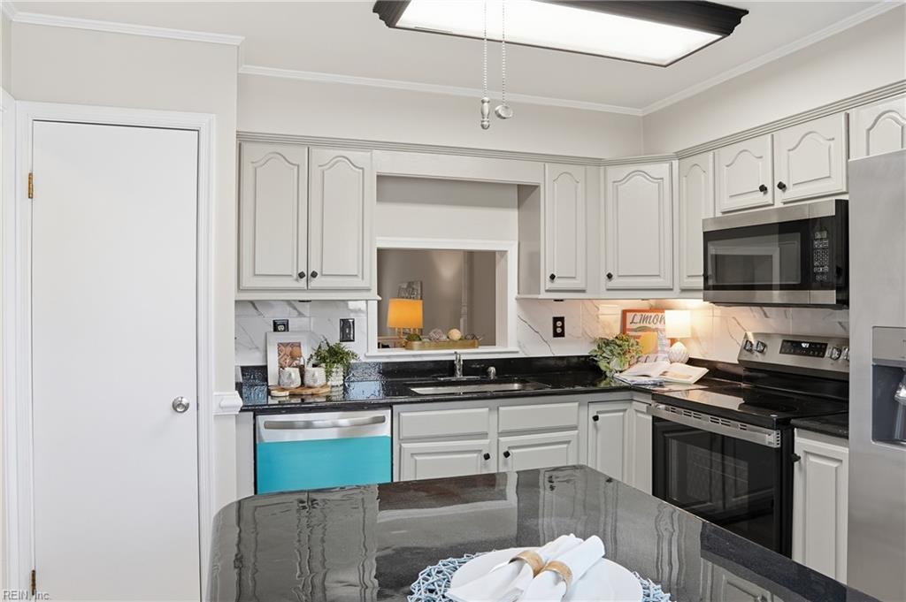 4703 Ashbury Ln Property Photo 11