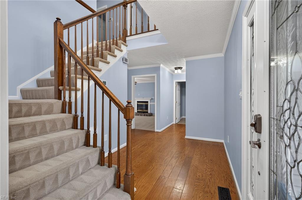 102 Sherwood Ln Property Photo 3
