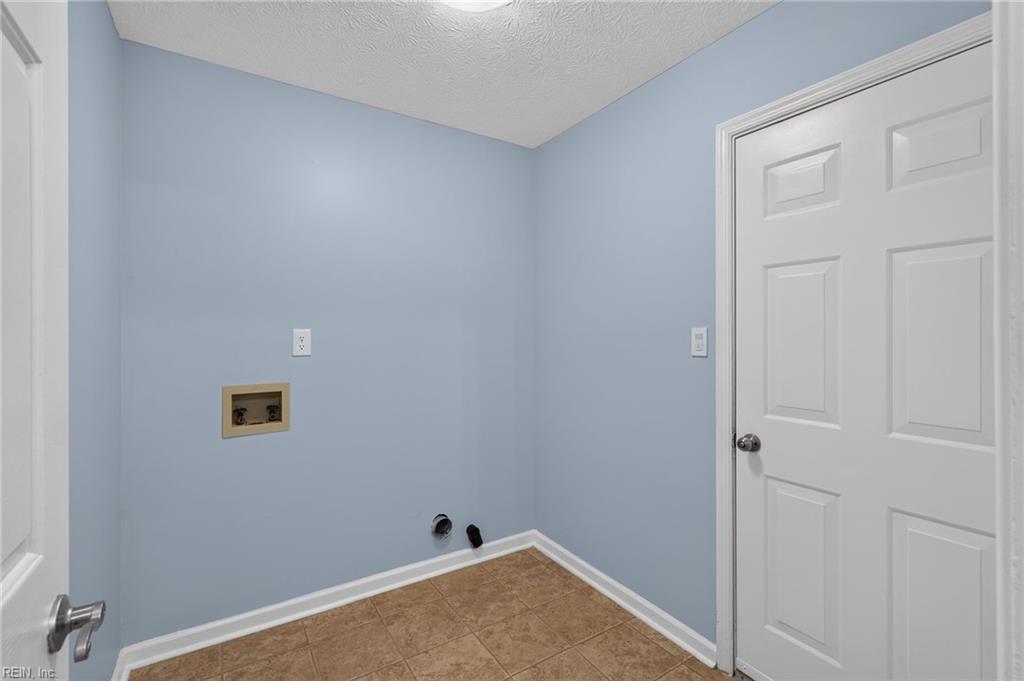102 Sherwood Ln Property Photo 5