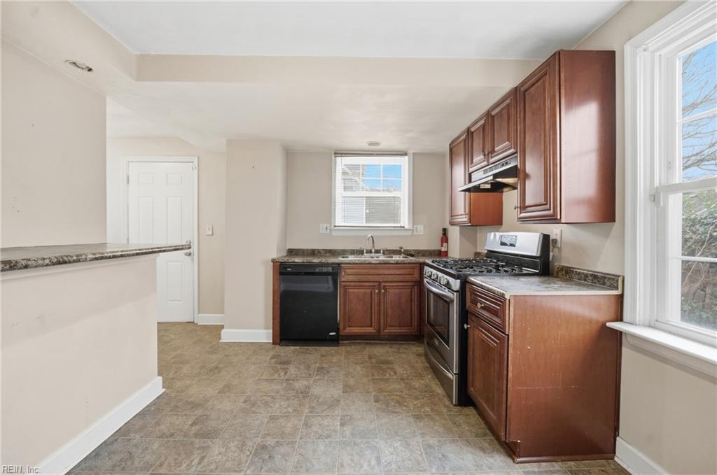 1408 Wilson Rd Property Photo 9
